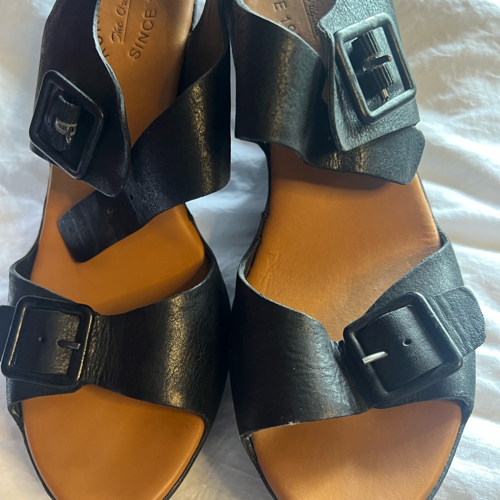 Kork-Ease Black Platform Shoes with Textured Leather Straps